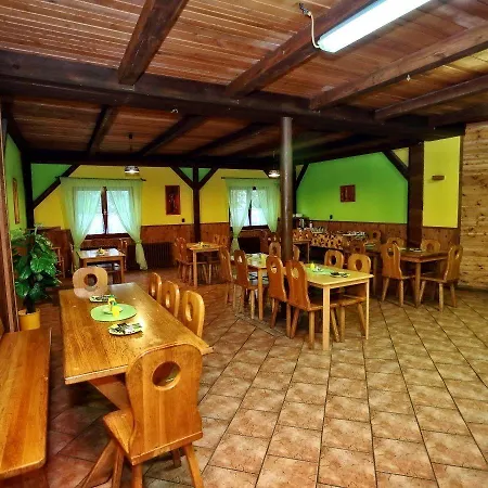 招待所 萨托斯科酸橙旅馆 Šatov