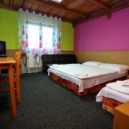 萨托斯科酸橙旅馆 招待所 Šatov