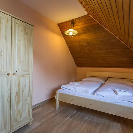 萨托斯科酸橙旅馆 2* Šatov