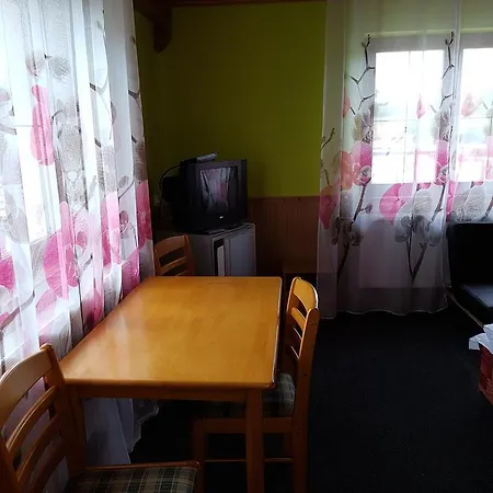 萨托斯科酸橙旅馆 Šatov